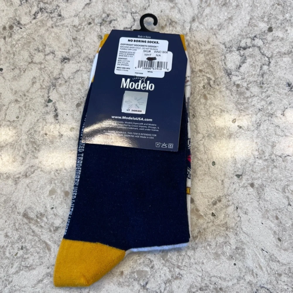 Socks‎ Smith - Women's graphic Crew - Modelo
